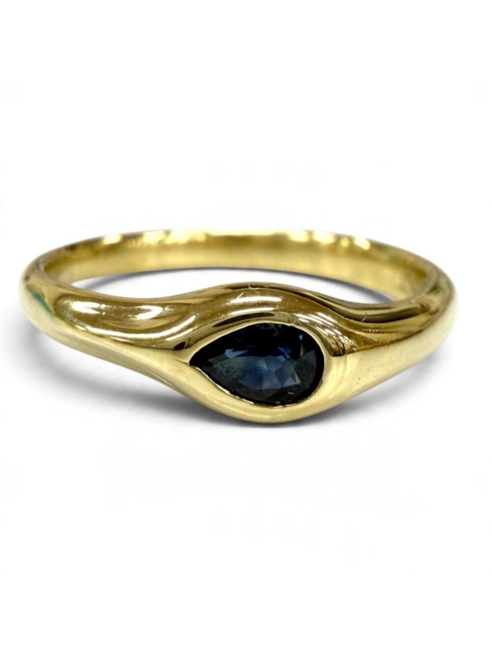 Tiffany & Co Vintage 18K Pear Shape Sapphire Ring